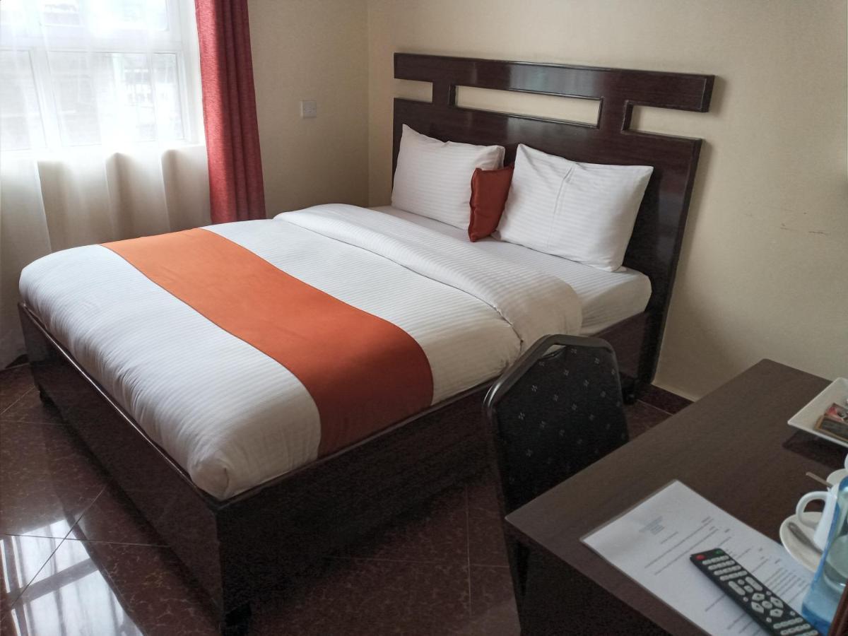 Claire De Lune Moonlight Hotel Nakuru Exteriör bild