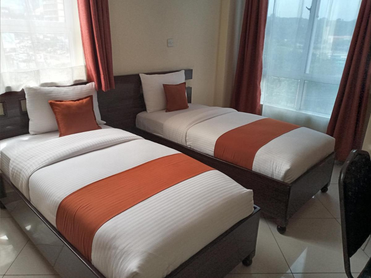 Claire De Lune Moonlight Hotel Nakuru Exteriör bild
