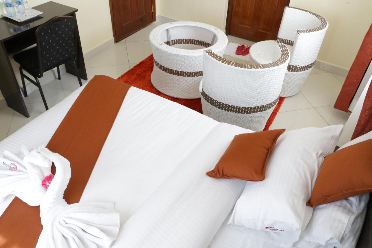 Claire De Lune Moonlight Hotel Nakuru Exteriör bild